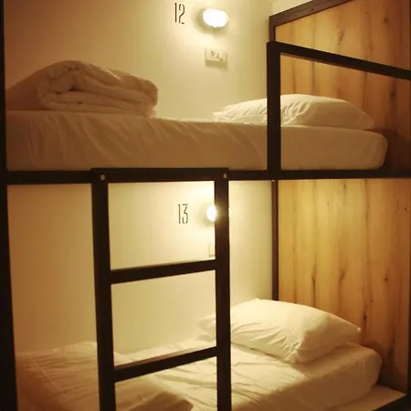 Garage Hostel *