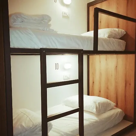 Hostel Garage *