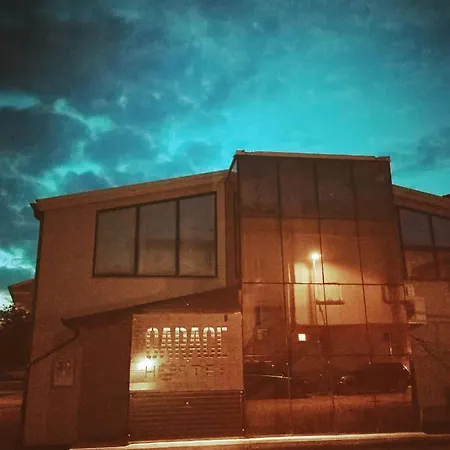 Hostel Garage *